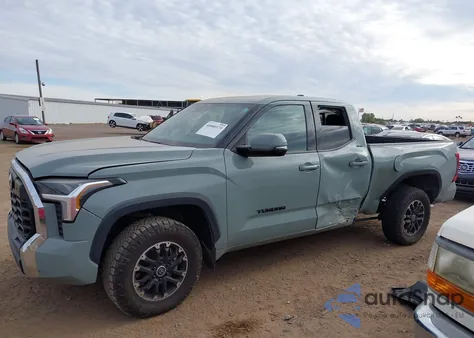 2022 Toyota Tundra Sr5 z USA, uszkodzony, nr VIN 5TFLA5DA8NX043588